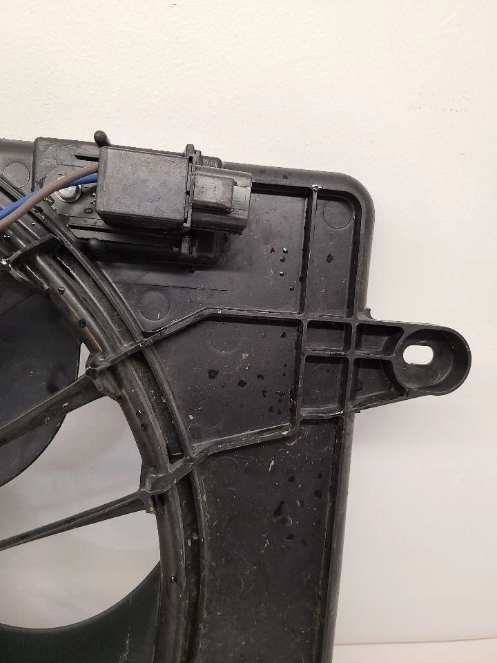 11 - 23 Chrysler 300 Radiator Fan Motor Assembly Single Fan Challenger Charger - Imagem 4 de 4