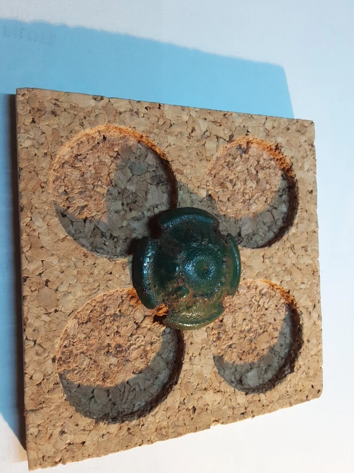 Très Rare....Capsule De Champagne  PIPER  Numéro 8.    À Encoches . - Photo 2/4