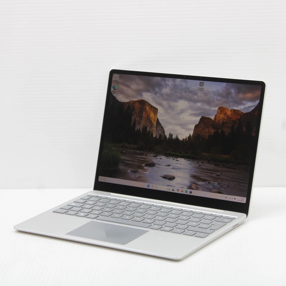 Microsoft Surface Laptop Go 1943 12,5 Zoll Intel i5 1035G1 8GB RAM 256GB SSD