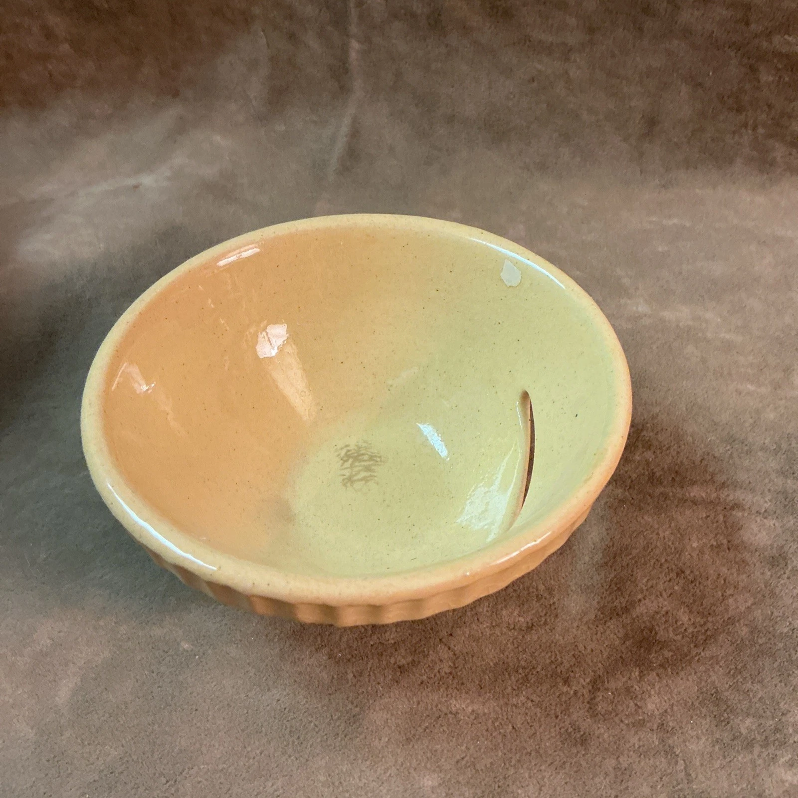 Rare 1907 Pyrita egg separator cookingware made England yellow Ware small bowl
Opens in a new window