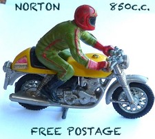 Britains Norton  850 cc Motor Cycle / Bike & Rider [vintage-toy-model-diecast]