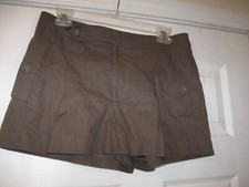Very J Women's Classic City Chino's Shorts Linen Blend Moss Green Size L NWT