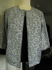 NWOT CHICO'S JACKET Sz 1 FULLY LINED ANIMAL PRINT FULL ZIPPER ON THE FRONT