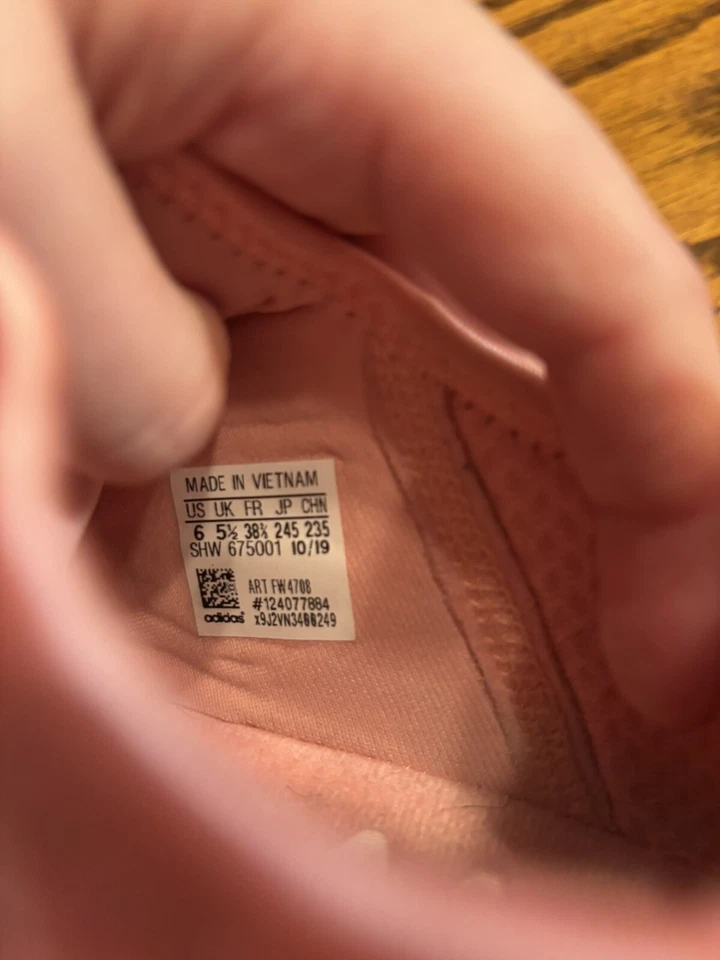 Size 6 (GS) - adidas NMD R1 Low Glory Pink - Image 4 of 4