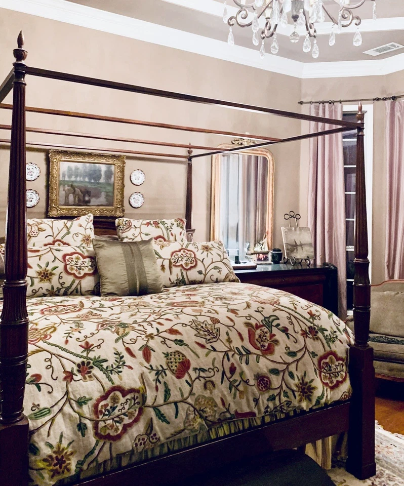 Williams Sonoma Home King Linen Crewel Duvet Cover Bed Set 2 Euro & 2 King Shams - Image 2 of 4