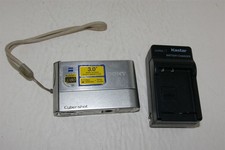 Sony Cyber-shot Dsc-t70 8.1mp Digital Camera Silver Please Read Tested