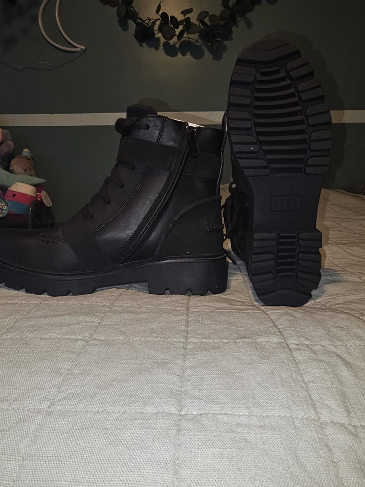 Botas gruesas de combate UGG negras de gamuza con correa con hebilla de cuero para mujer talla 11 Foto 3 de 4