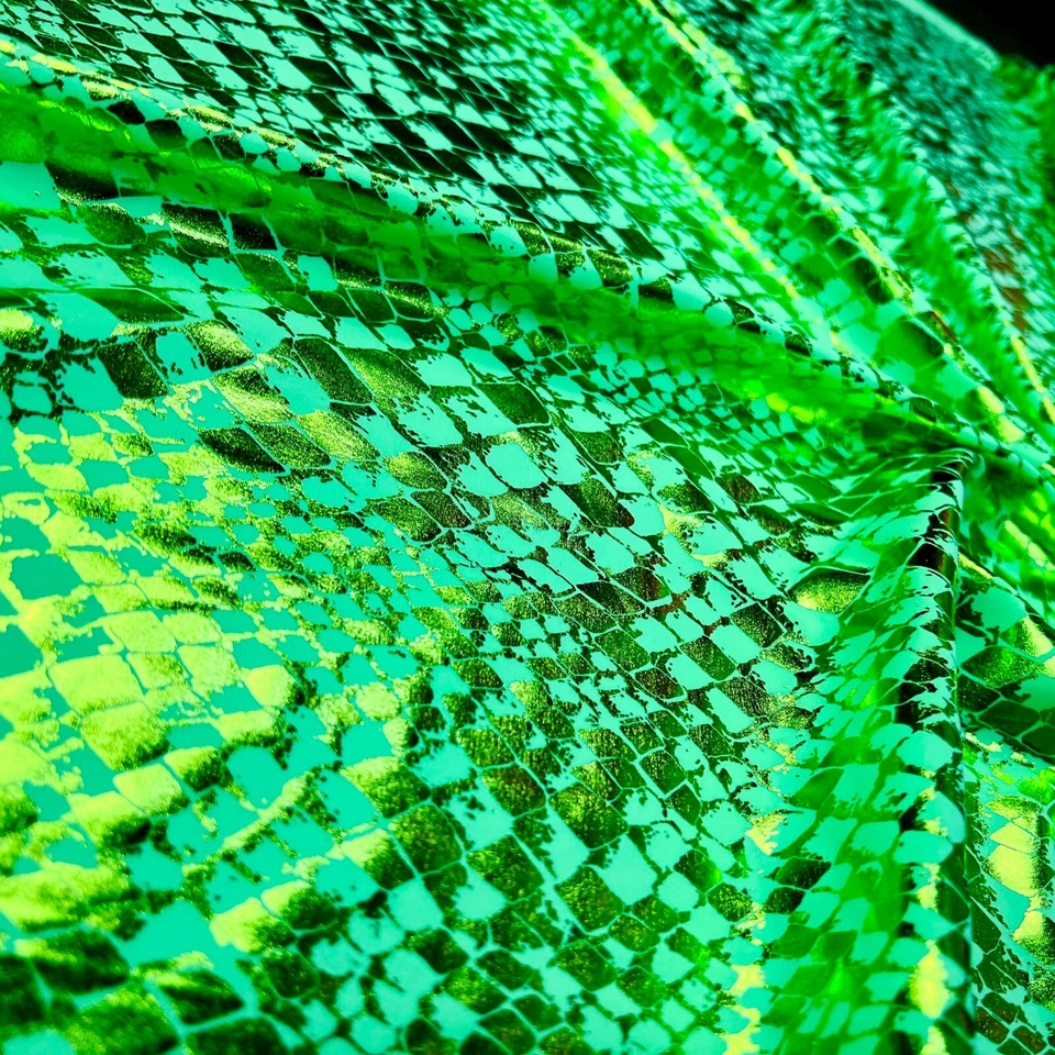 Tela de serpiente verde metálica con estampado de animales spandex elástico por yarda para trajes de baño Foto 2 de 4