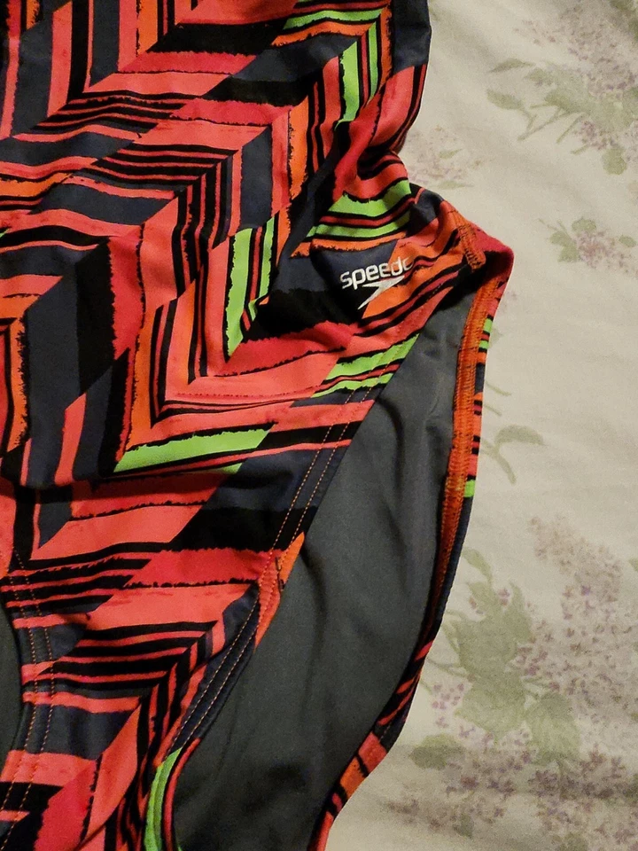 Traje de baño para mujer Speedo de una pieza rosa abstracto PowerFlex Eco talla 8/34 BONITO Foto 3 de 4