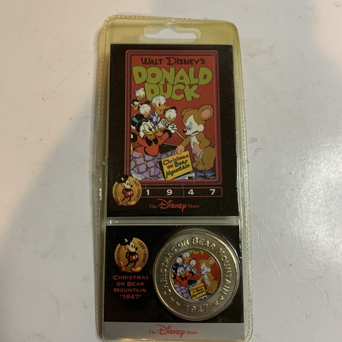 ディズニーコインTHE DISNY DECADES COINS Disney Decades Coins #52 Donald Duck Christmas On Bear