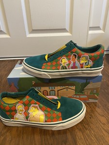 moe's tavern vans