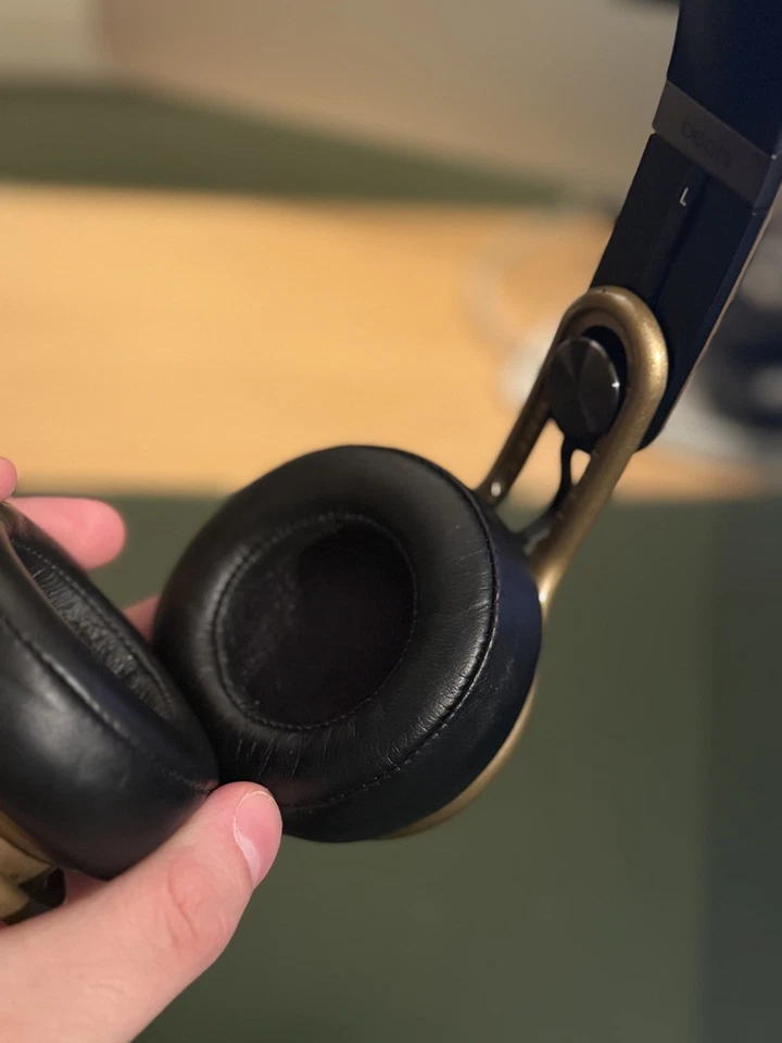 ULTRA-RARE Beats Mixr Wired Headphones Gold Limited Edition Color, Tested 🔥🔥🔥 - Image 2 of 4