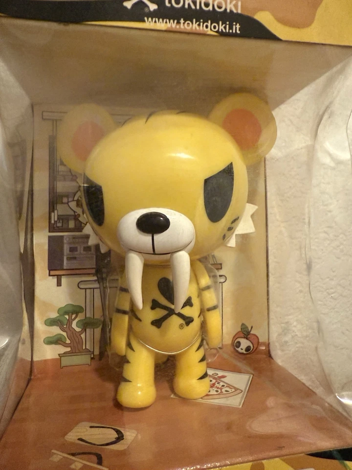 Figura Vinilo Tokidoki Naranja x Rosa x Naranja Tigre Strangeco Foto 3 de 4