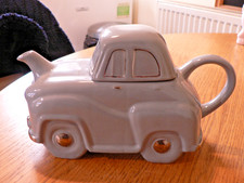 A STUNNING CARLTON WARE  NOVELTY CAR TEAPOT.