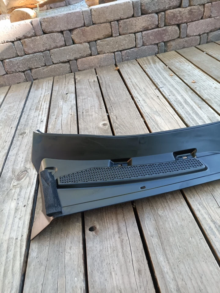 Крышка стеклоочистителя ветрового стекла вентиляционная панель передний капот Chevrolet SSR 2003-2006 годов выпуска - Изображение 3 из 4