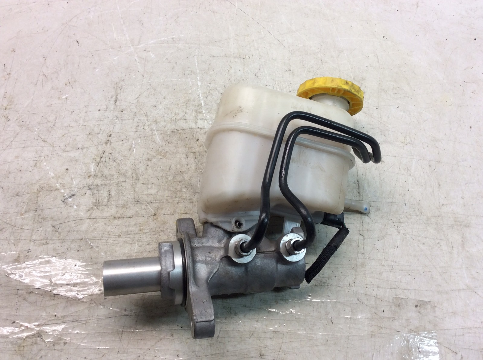 14 15 16 JEEP CHEROKEE TRAILHAWK BRAKE MASTER CYLINDER W/ RESERVOIR OEM