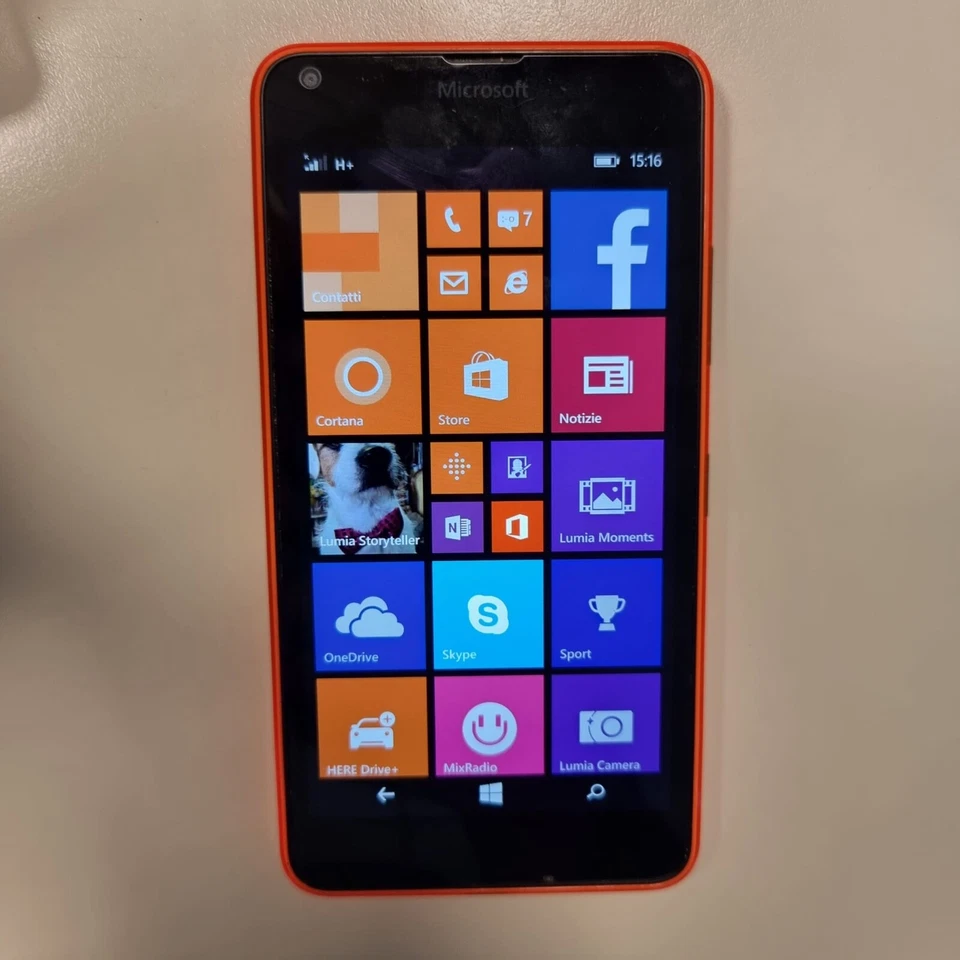Cellulare Microsoft Lumia 640 LTE usato - perfettamente funzionante - Immagine 2 di 4