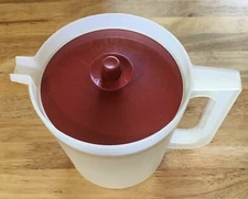 Tupperware 1.5 Quart Plastic Clear Pitcher #1575-8 w/RED Button Lid