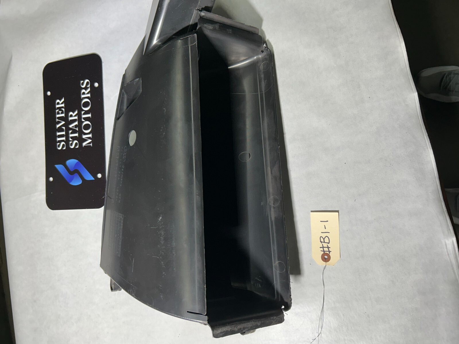 2011-2015 OEM Audi R8 V10 Front Cooler Air Scoop Duct Panel Assembly 427117335 