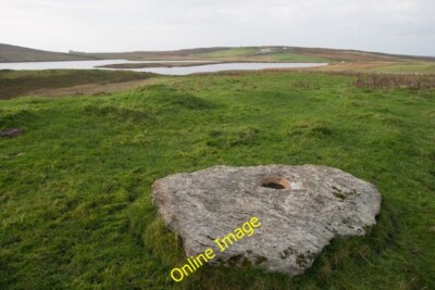 Foto 6x4 Liegerad stehender Stein ?, Asabus, Islay Risabus Dieser große Stein um 2014