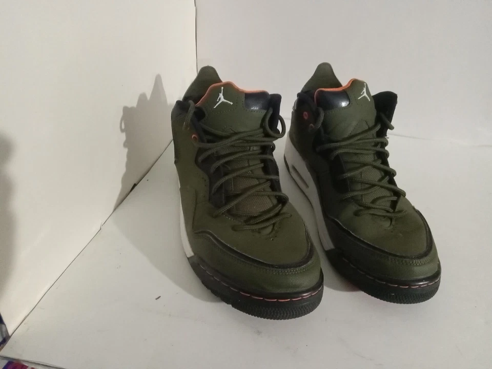 Talla 9 - Jordan Courtside 23 Lona Oliva Usado Sin Caja Foto 4 de 4