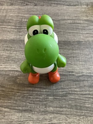 World Of Nintendo Super Mario Bros Jakks Pacific Gold Yoshi 4  Figure Egg Toy 24