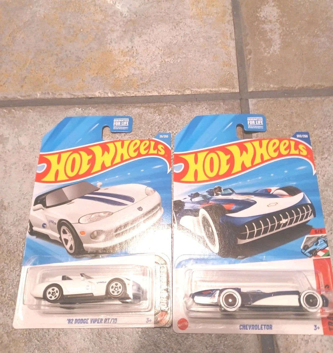 Hot Wheels Treasure Hunt Dodge Viper RT/10 Contemporary
