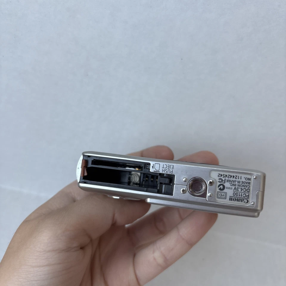 Canon PowerShot SD400 Digital ELPH 5.0MP Digital Camera PC115 (No Battery Door) - Image 3 of 4