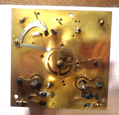 Älteres gebrauchtes Werk für Wanduhr Regulator Kaminuhr etc. Teilewerk