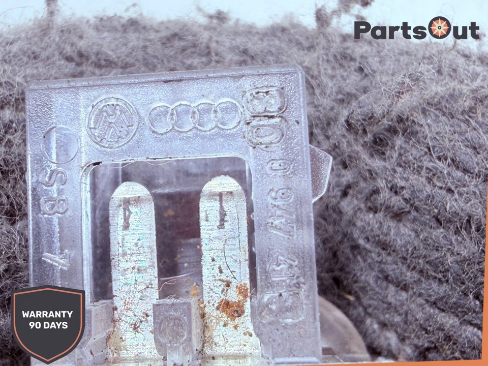 05-18 Audi A6 Quattro painel dianteiro esquerdo da porta lâmpada de cortesia fabricante de equipamento original - Imagem 3 de 3