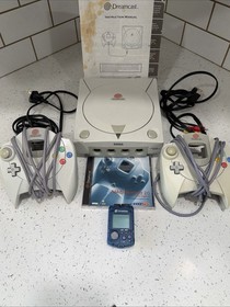 SEGA Dreamcast Console 2 Controllers Memory Card, Manual & Web Browser See Descr