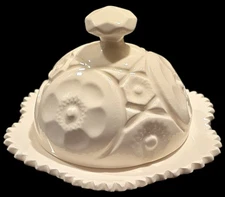 VTG Ceramic White Dome Covered Butter/cheese Dish