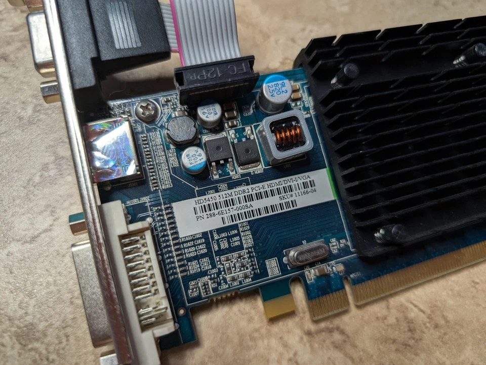 Sapphire ATI Radeon HDMI DVI HD5450 512 MB Graphics Video Card 288-6E157-000SA - Image 2 of 4