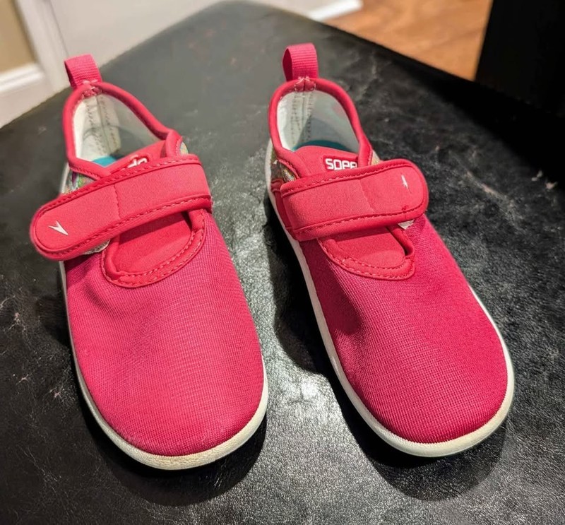 SPEEDO GIRLS PINK WATER SHOES SIZE 9-10 EUC