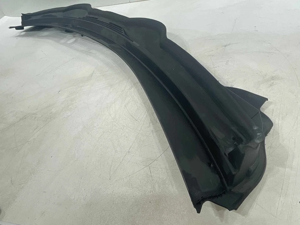 Fits 18 - 25 HONDA ODYSSEY Front Windshield Cowl Vent Panel 74200-THR-A0 OEM - Image 3 of 4