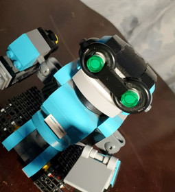 Incomplete Creator 3-in-1 31062 Robo Explorer w/working Light Brick