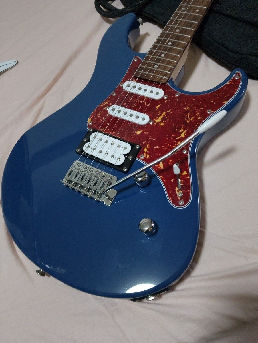 Yamaha Pacifica Electric Guitar with Case Beginner Strat Type