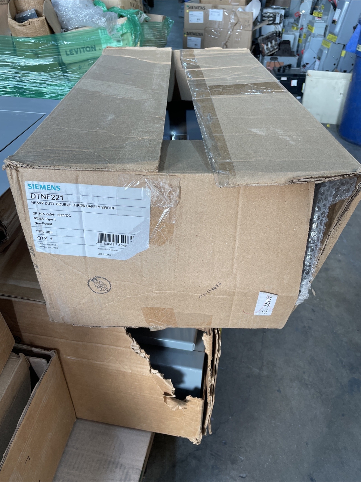 SIEMENS DTNF221 30 AMP W POLE 240V 2W NON-FUSED DOUBLE THROW SAFETY SWITCH BOX
