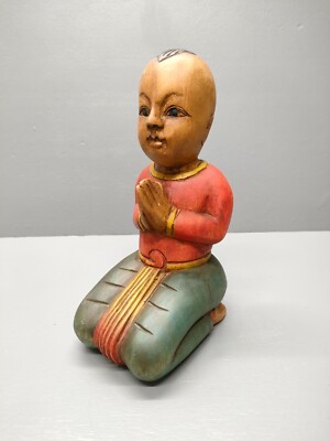 Kind Figur betender Mönch - Volkskunst - Asien - handgeschnitzt und bemalt