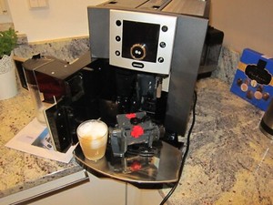 DeLonghi Perfecta ESAM 5500 Carbon Look  /Gepflegt und voll Funktionsfähig !