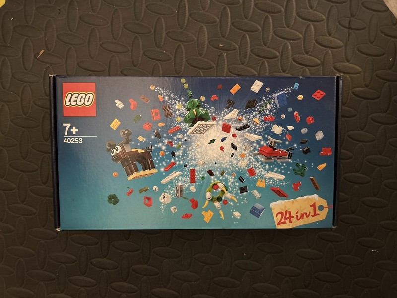 LEGO Seasonal: Christmas Build-Up (40253)