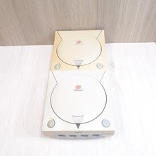 LOT 2 Sega Dreamcast Console 1 reads discs 1 does not read discs for parts