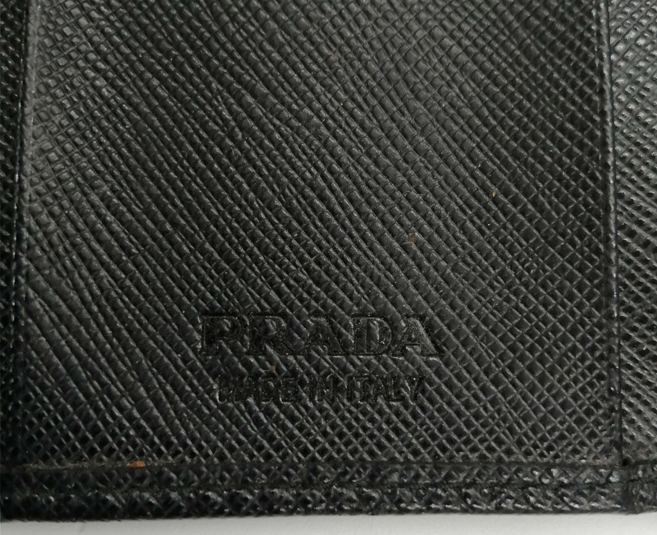Key case Model number Black triangular plate PRADA - image 7