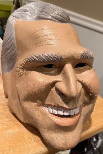VINTAGE 2001 GEORGE BUSH HALLOWEEN MASK BY CESAR - Picture 2 of 7