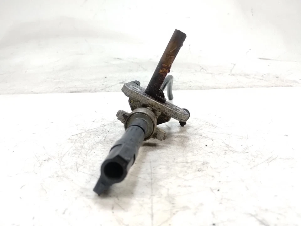 Suzuki GSXR1100 GSXR-1100W 1997 gasolina combustible válvula de combustible Foto 2 de 4