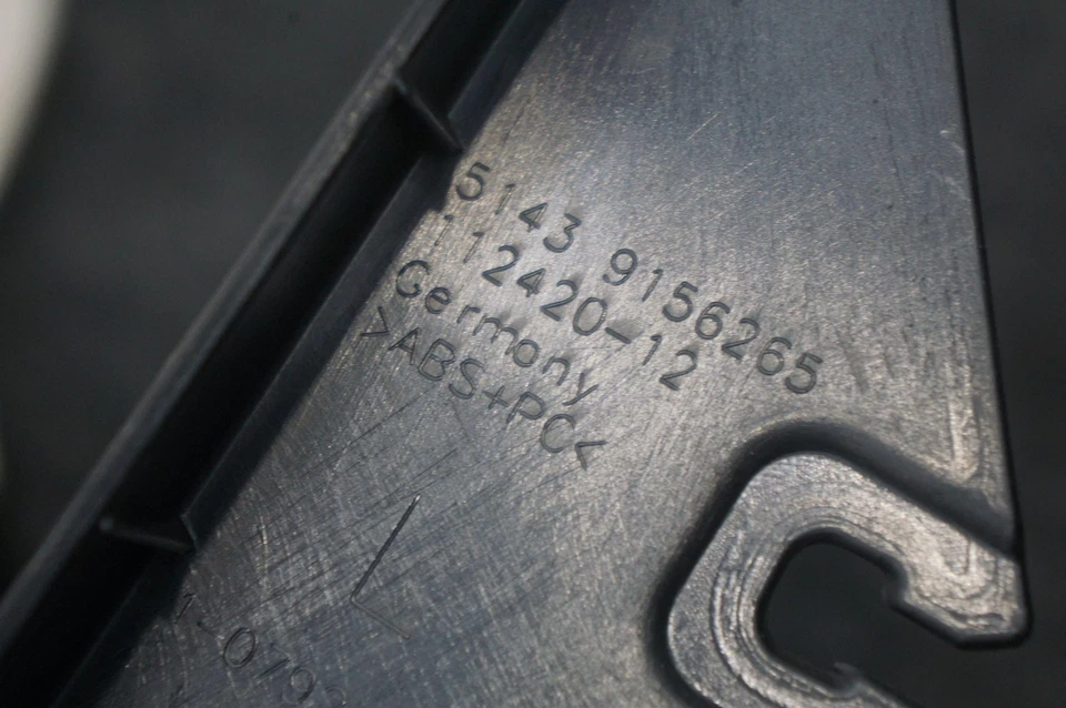 Set 2 Rear Left Right Lower C Pillar OEM 9156265 Rolls Royce Ghost Series I 2011 - Image 2 of 4