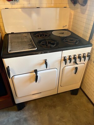 Chambers 1920s Cast Iron Stove intact 37 high Art Deco  legs