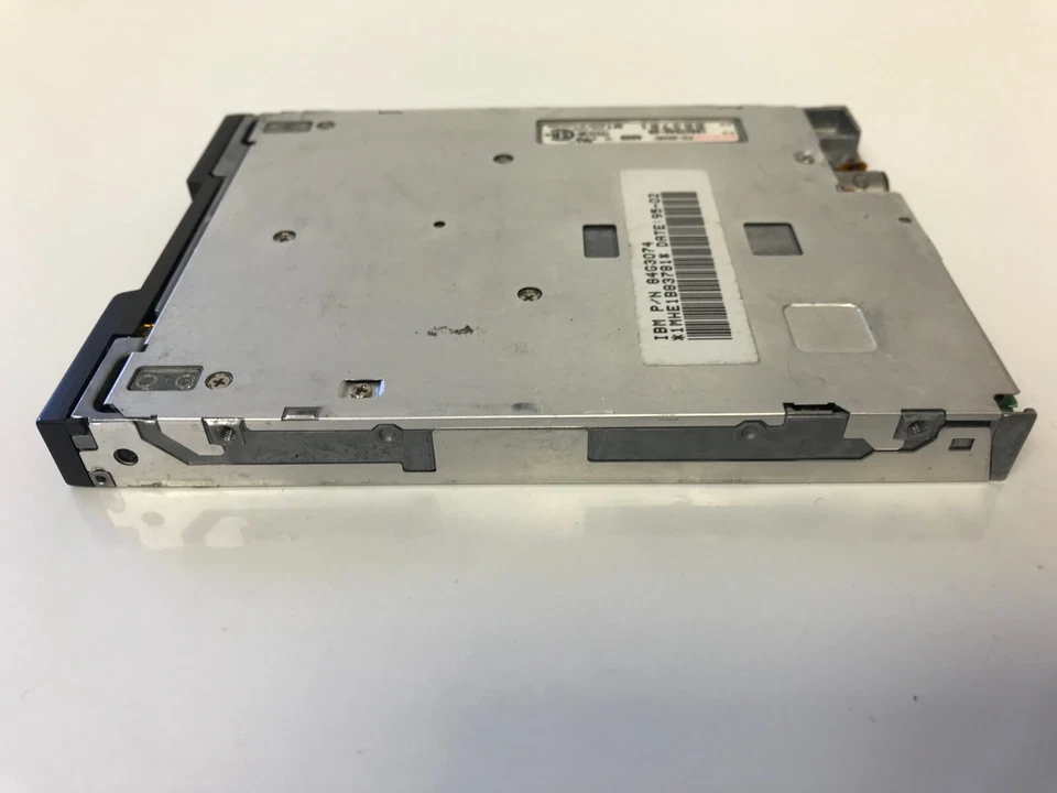 UNIDAD DE DISQUETE INTERNA TEAC FD-05HG 4668-U 1,44 MB 3,5 19307546-68 CON GARANTÍA Foto 2 de 4