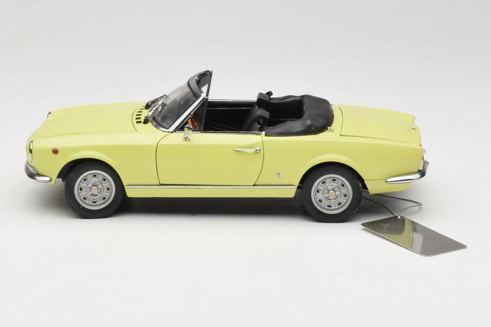 4921 Fiat 124 Spider BS1 желтая солнечная звезда 1:18 - Изображение 4 из 4