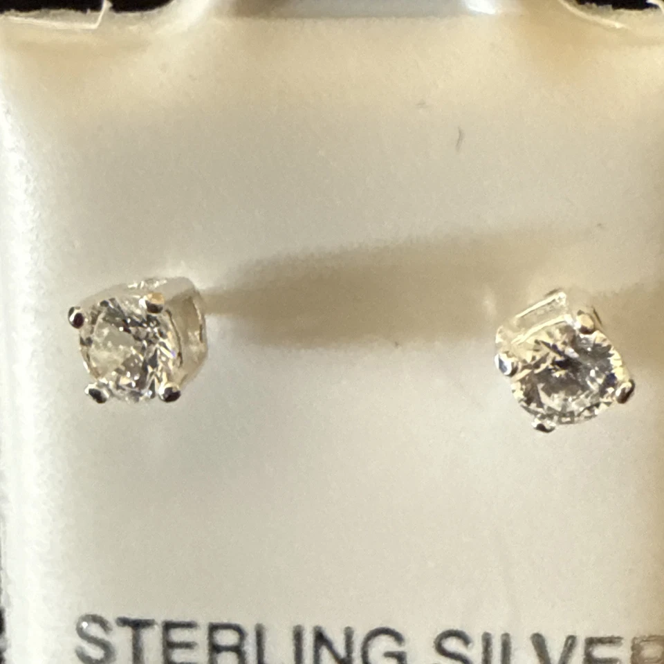 Pendientes unisex de plata de ley 925 VVS cristal de Swarovski precio de venta sugerido por el fabricante $20 ¡Nuevo! Foto 2 de 4